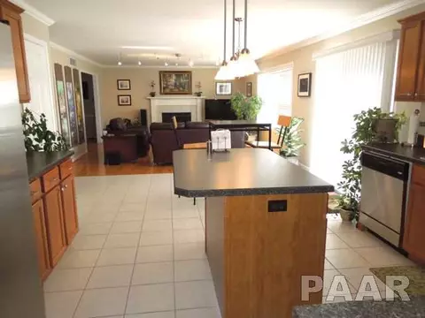 10914 N Crestpointe Ln, Dunlap, IL 61525 photo 6