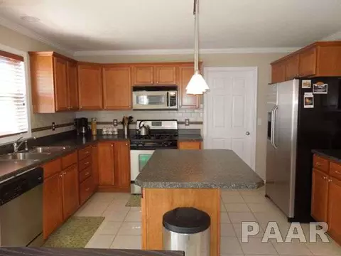 10914 N Crestpointe Ln, Dunlap, IL 61525 photo 4