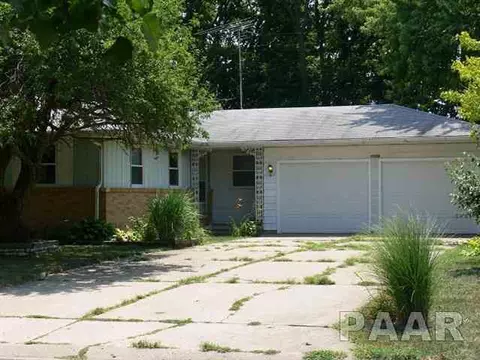 1122 Brookview Ln, Peoria, IL 61615 photo 2