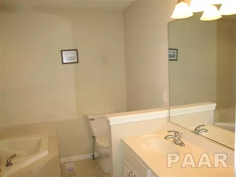 11000 N Crestpointe Ln, Dunlap, IL 61525 photo 10