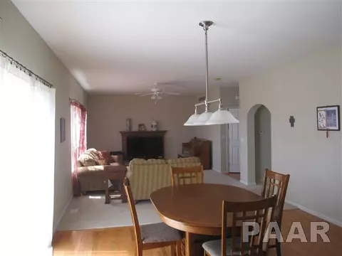11000 N Crestpointe Ln, Dunlap, IL 61525 photo 6