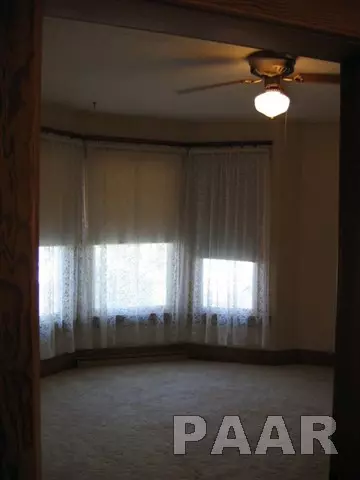 992 E Ash, Canton, IL 61520 photo 5