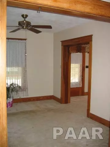 992 E Ash, Canton, IL 61520 photo 3