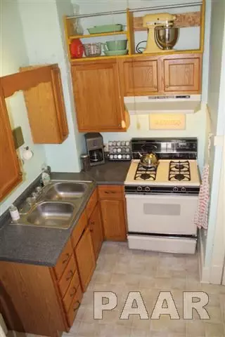 408 E Thrush, Peoria, IL 61603 photo 3