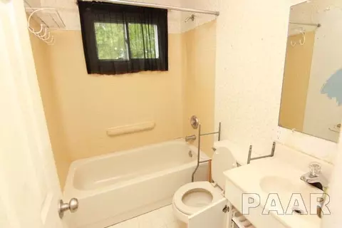 204 Jo Ave, Germantown Hills, IL 61548 photo 14