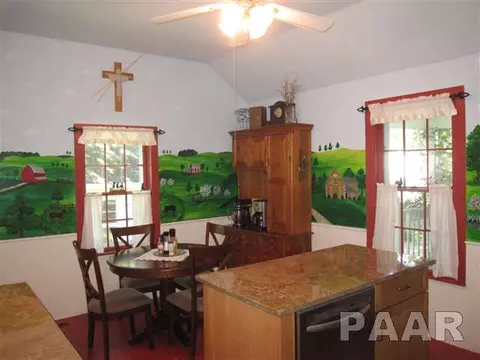 800 S Main St, Eureka, IL 61530 photo 6