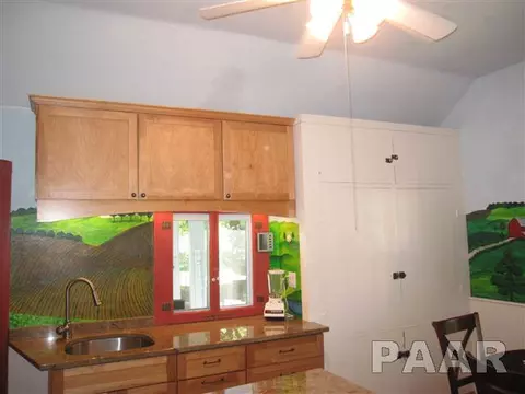 800 S Main St, Eureka, IL 61530 photo 7