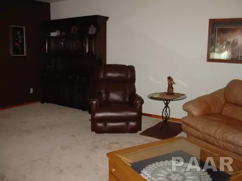 601 State, Benson, IL 61516 photo 4