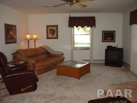 601 State, Benson, IL 61516 photo 3