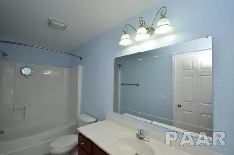 640 Bittersweet Ave, Germantown Hills, IL 61548 photo 9