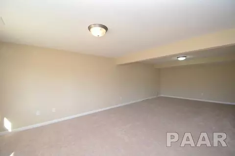 640 Bittersweet Ave, Germantown Hills, IL 61548 photo 14