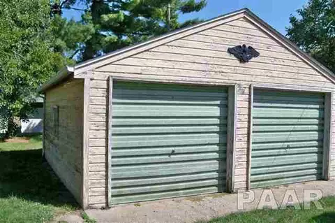 1035 E Ash, Canton, IL 61520 photo 2