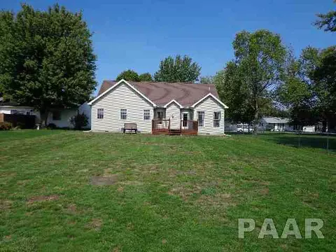 1336 E Locust, Canton, IL 61520 photo 2