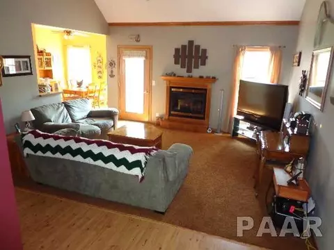 1336 E Locust, Canton, IL 61520 photo 5