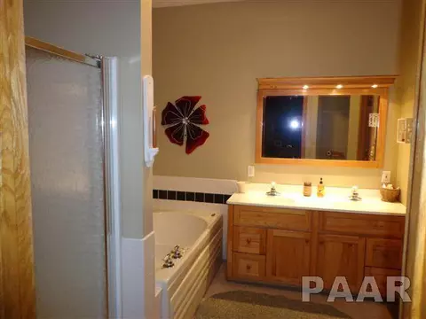 1336 E Locust, Canton, IL 61520 photo 9