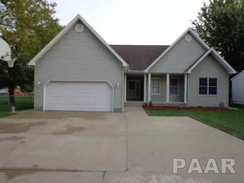1336 E Locust, Canton, IL 61520 photo 1