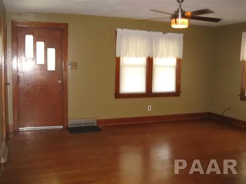 313 N 5th St, Dunlap, IL 61525 photo 2