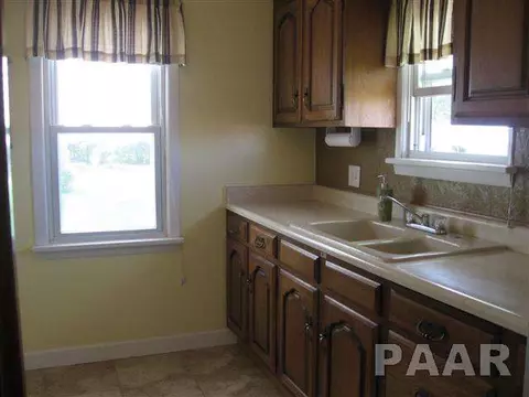 313 N 5th St, Dunlap, IL 61525 photo 4