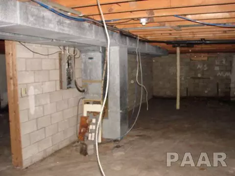 607 W High, Roanoke, IL 61561 photo 11