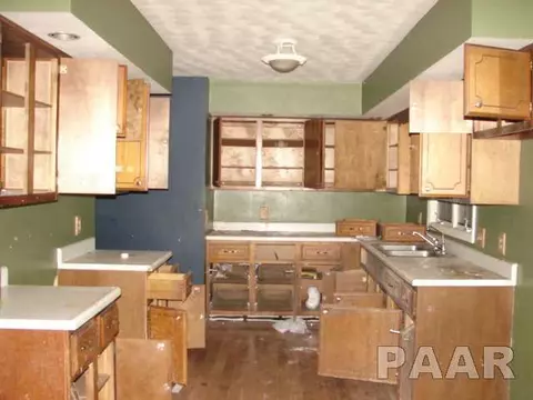 607 W High, Roanoke, IL 61561 photo 2