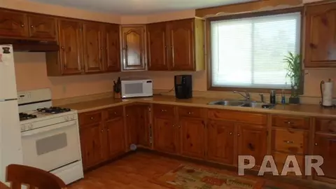 170 Valley Vw, Banner, IL 61520 photo 4
