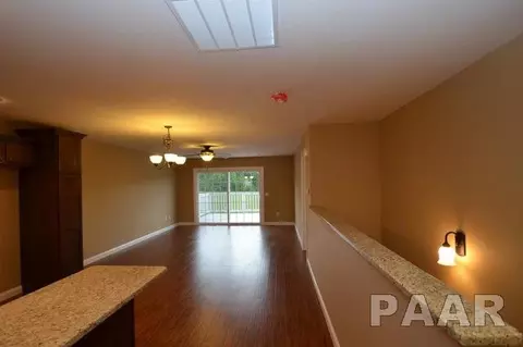 630 Bittersweet Ave, Germantown Hills, IL 61548 photo 4