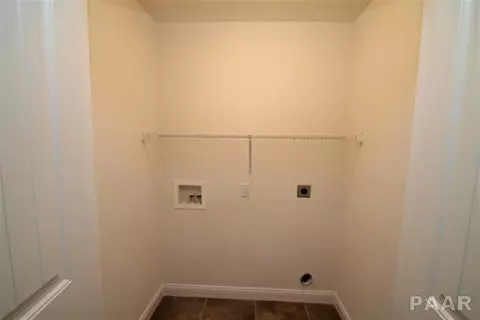 632 Bittersweet Ave, Germantown Hills, IL 61548 photo 9