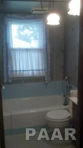 615 N 3rd, Canton, IL 61520 photo 5