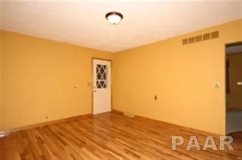 101 Greene, Delavan, IL 61734 photo 11