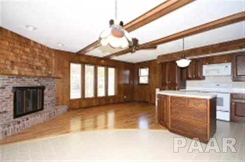 101 Greene, Delavan, IL 61734 photo 9