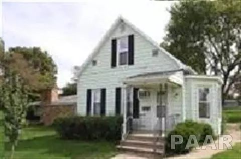 208 S Pine St, Delavan, IL 61734 photo 1