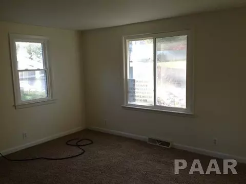 1045 E Myrtle, Canton, IL 61520 photo 3