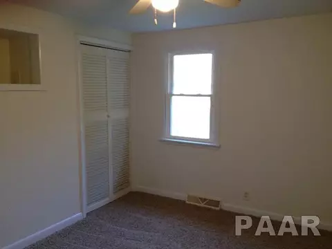 1045 E Myrtle, Canton, IL 61520 photo 6