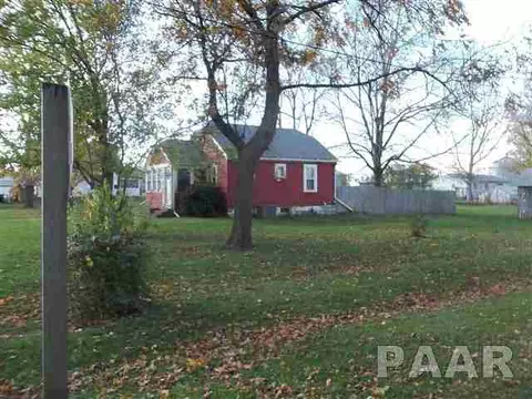 1192 E Clark, Lowpoint, IL 61545 photo 2