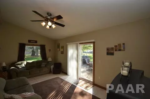 210 E Sheridan, Manito, IL 61546 photo 13