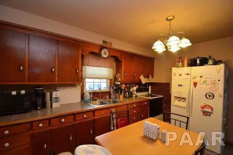 210 E Sheridan, Manito, IL 61546 photo 5