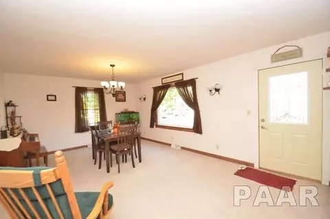 210 E Sheridan, Manito, IL 61546 photo 8