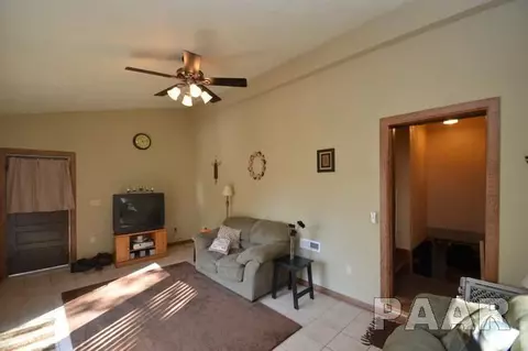 210 E Sheridan, Manito, IL 61546 photo 10