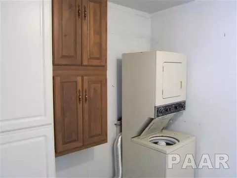 857 S 2nd, Canton, IL 61520 photo 8