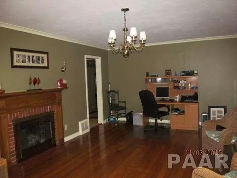 205 Jo Ave, Germantown Hills, IL 61548 photo 2