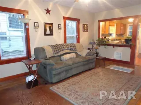 416 W Cruger Ave, Eureka, IL 61530 photo 3