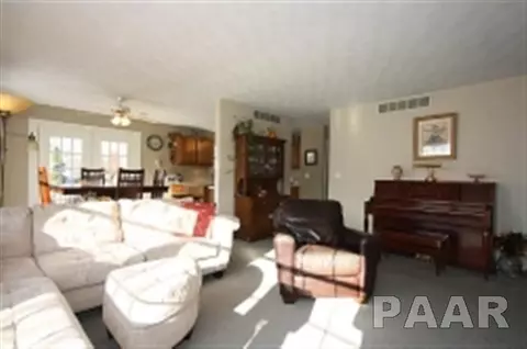 9329 W Lake Camelot Dr, Mapleton, IL 61547 photo 5