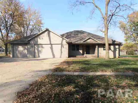 819 Williams, Henry, IL 61540 photo 1