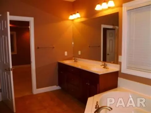 310 Windsor, Germantown Hills, IL 61548 photo 17