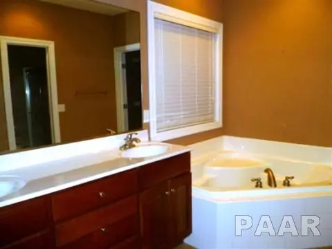 310 Windsor, Germantown Hills, IL 61548 photo 16