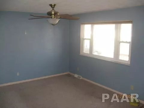 5602 E Captain Rd, Chillicothe, IL 61523 photo 3