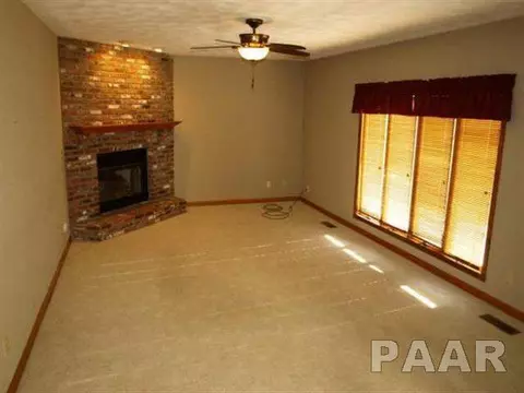 3326 E Cedar Point Dr, Chillicothe, IL 61523 photo 8