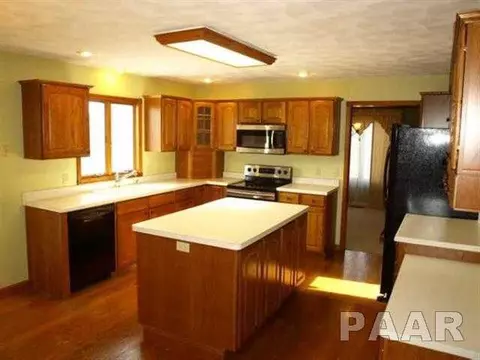 3326 E Cedar Point Dr, Chillicothe, IL 61523 photo 3