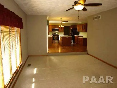 3326 E Cedar Point Dr, Chillicothe, IL 61523 photo 9