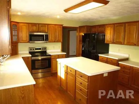 3326 E Cedar Point Dr, Chillicothe, IL 61523 photo 4
